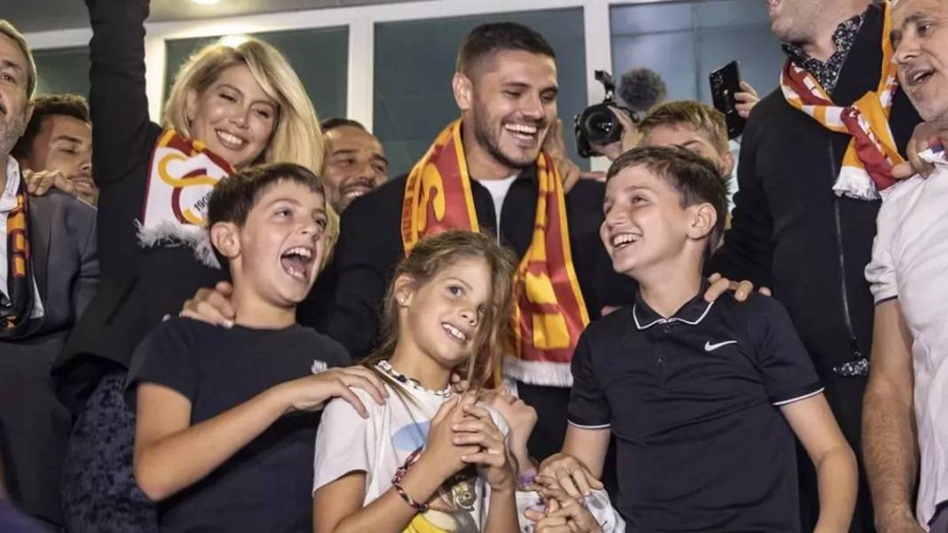 Galatasaray'ın Icardi transferiyle ilgili yaptığı paylaşımı silmesi gündeme bomba gibi düştü! Taraftardan tepkiler çığ gibi... 2